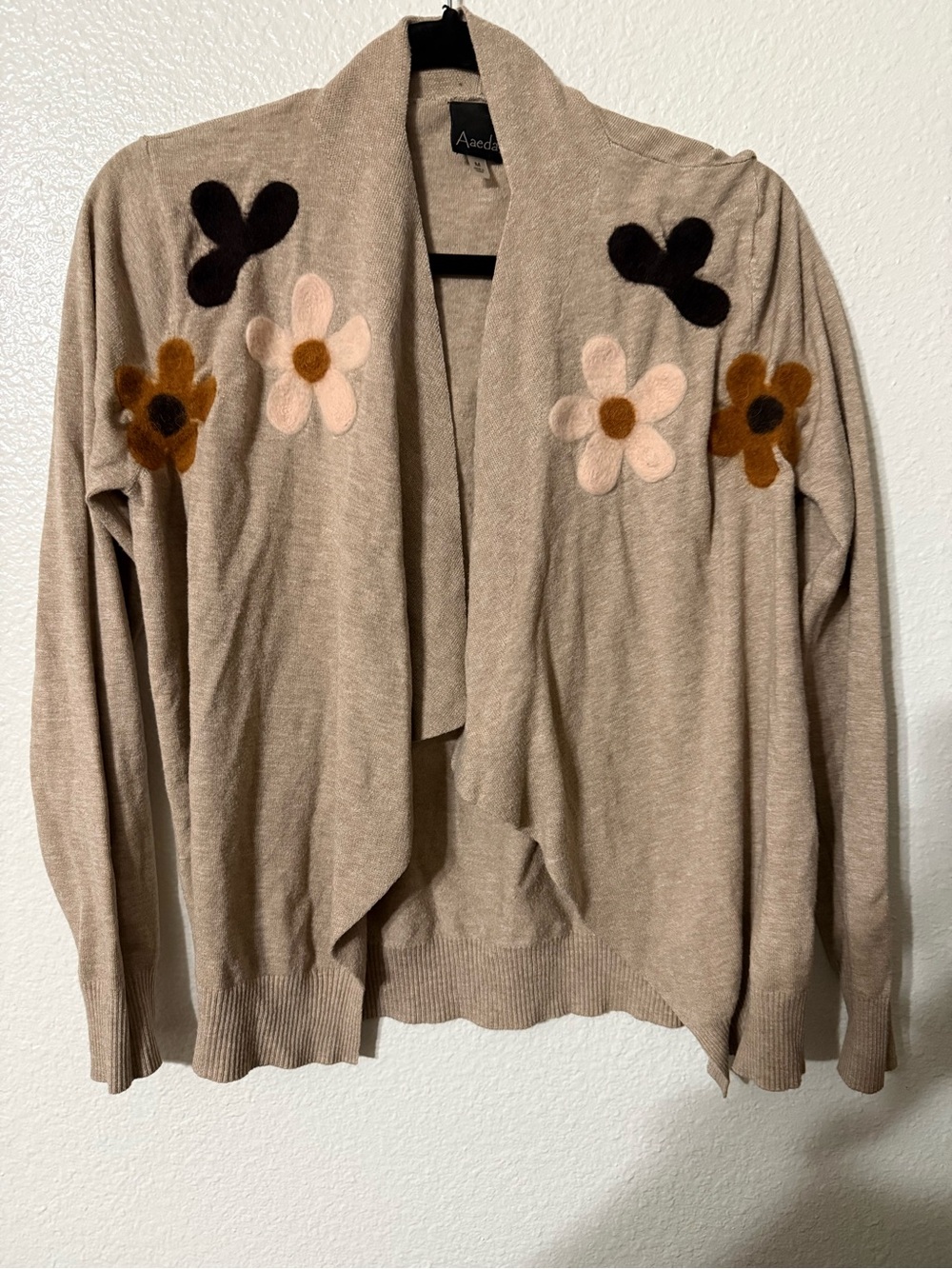 Aaeda Open Front Floral Appliqué Cardigan Size Medium